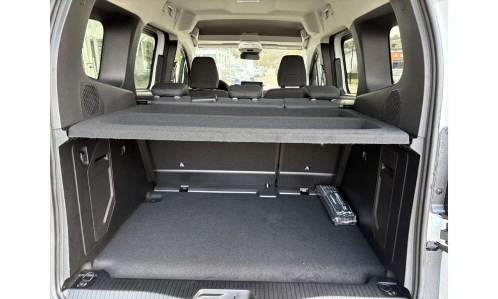976079
