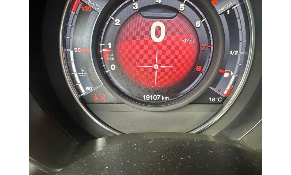 863912