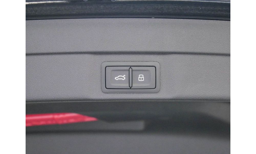 757631