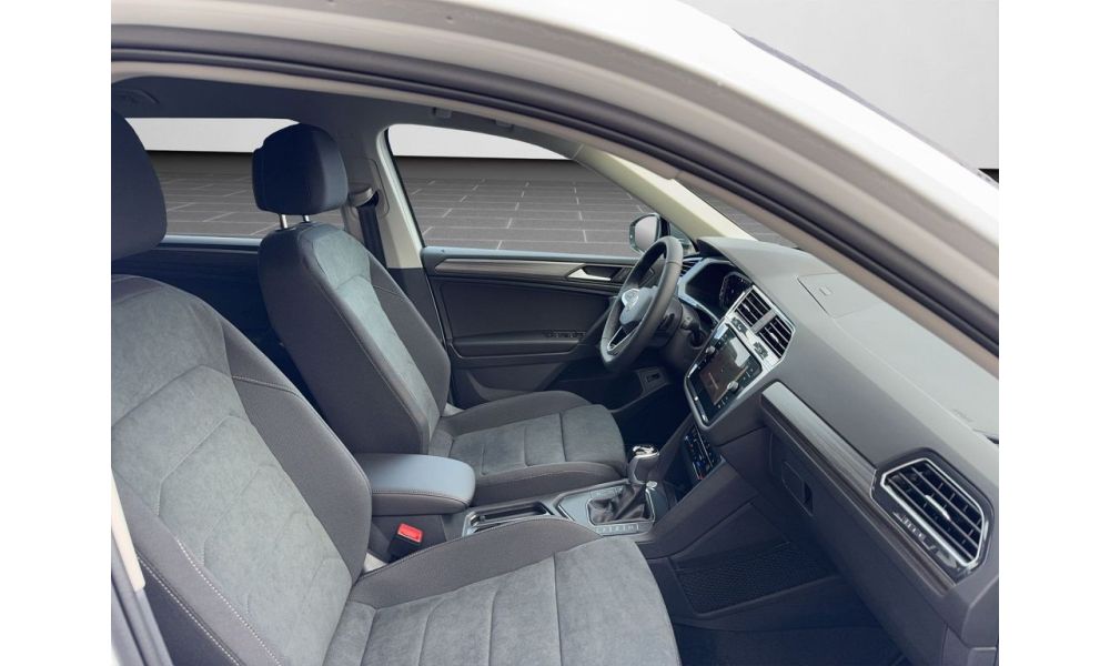 577837