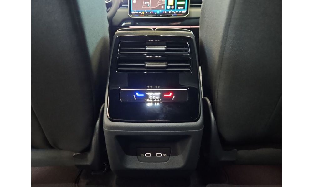 588841
