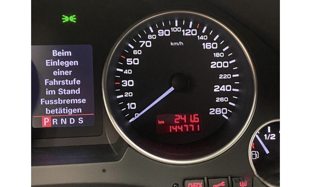 882007