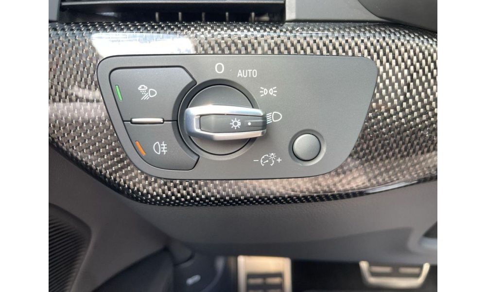 896691