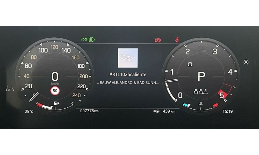 891371