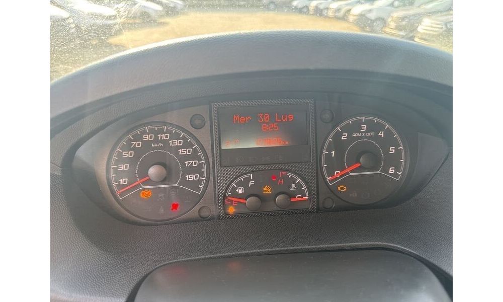 913769