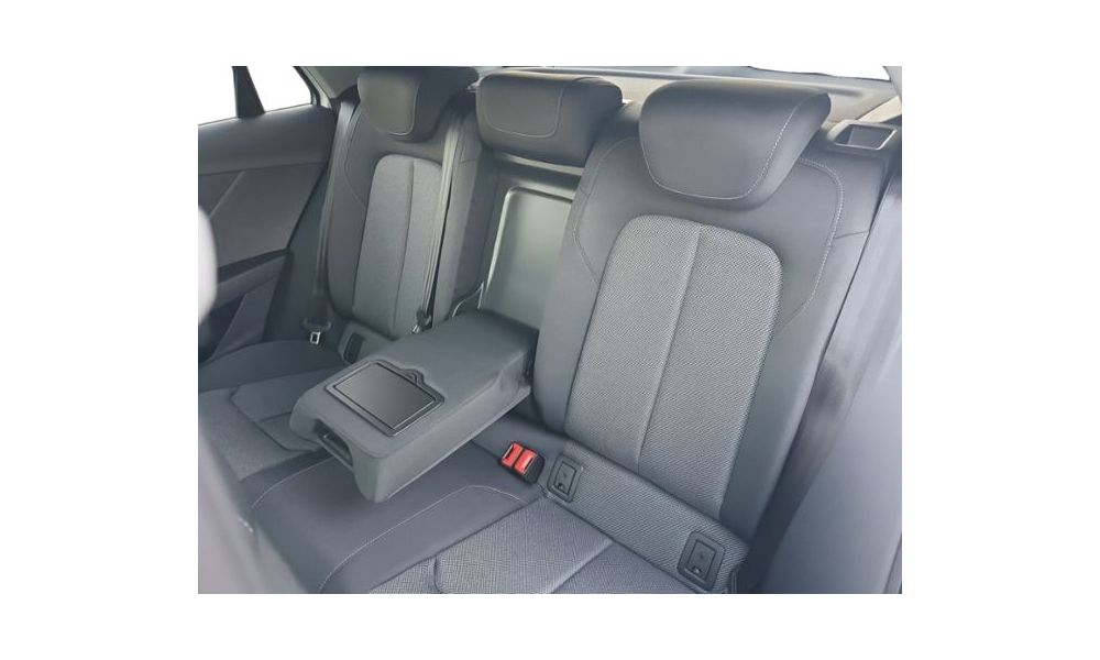 911129