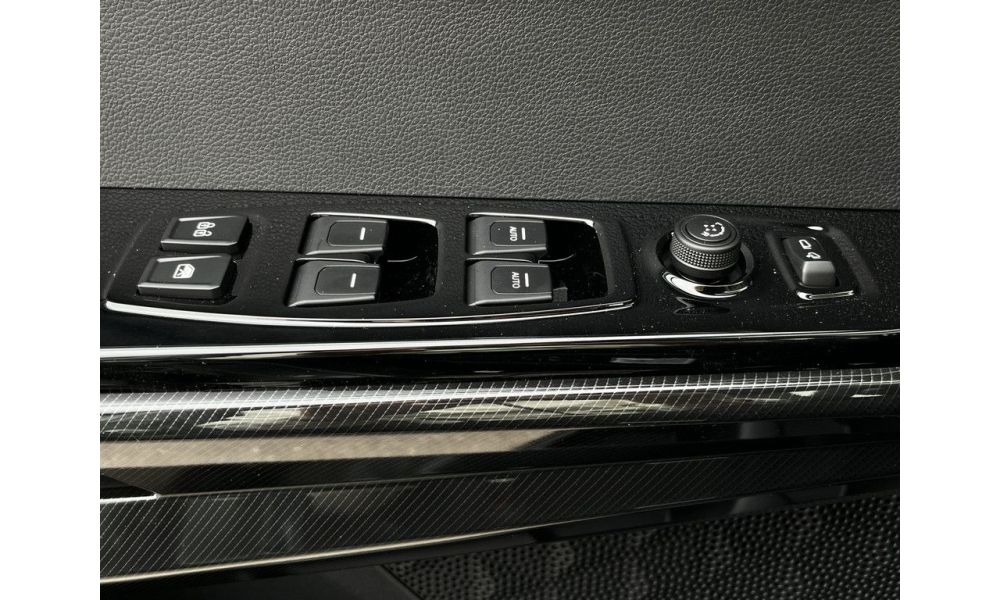 403748