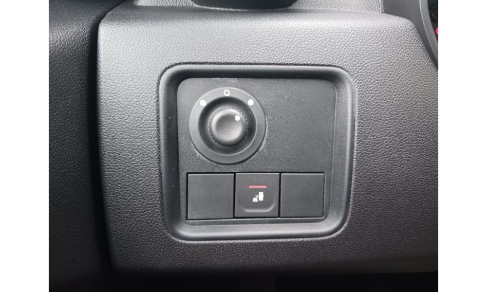 911378