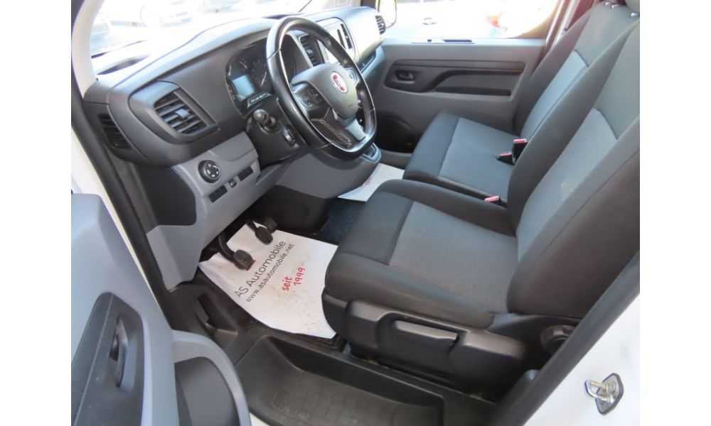 423687