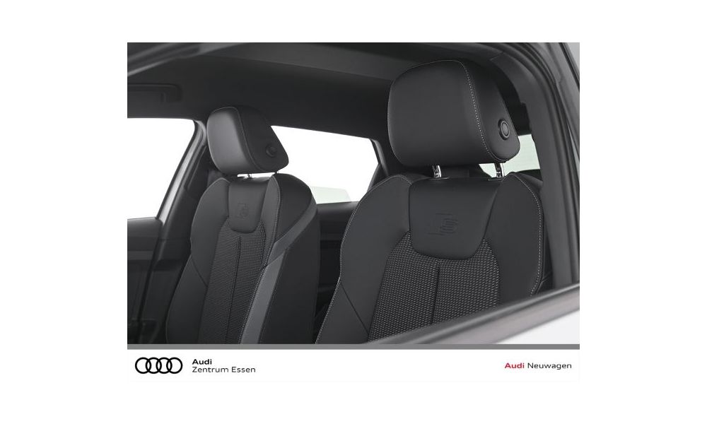 233118