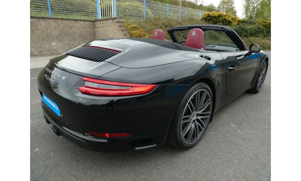 913610