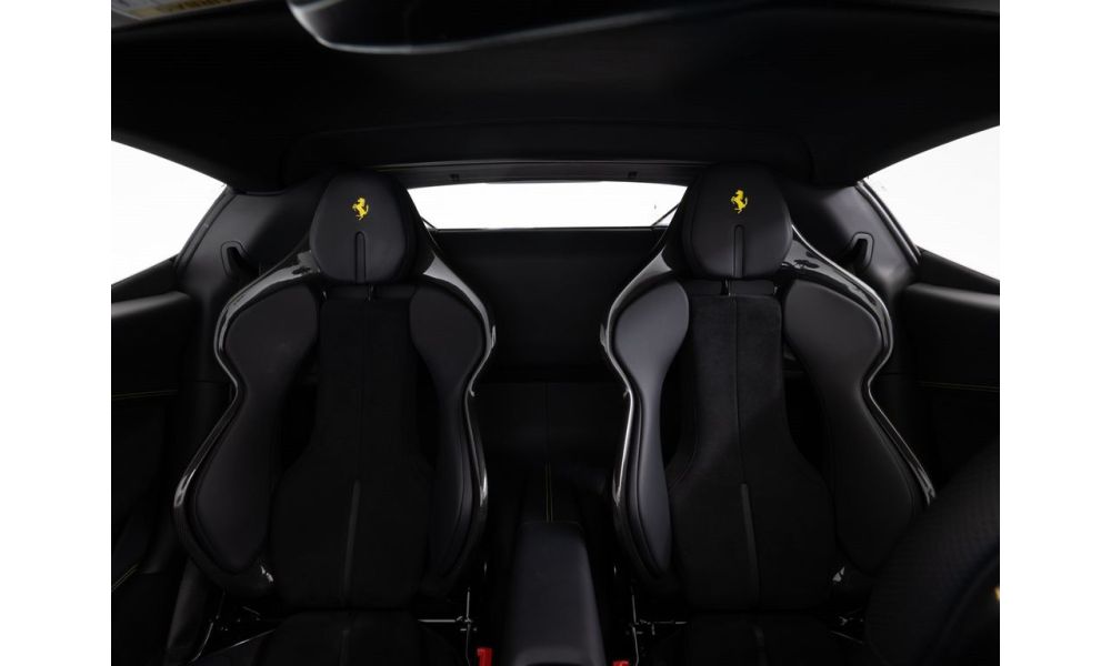 861560