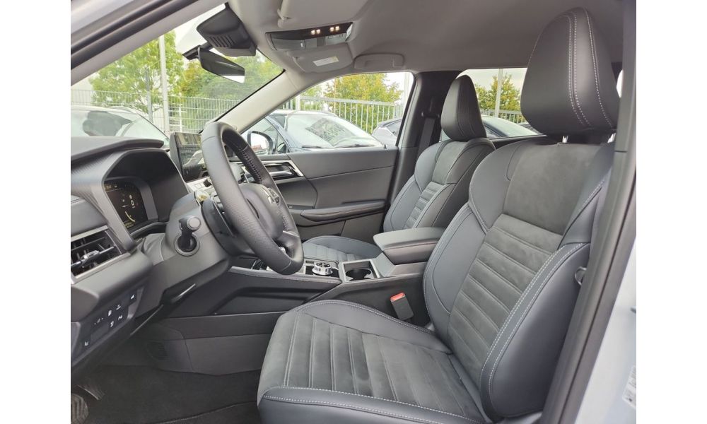 832353
