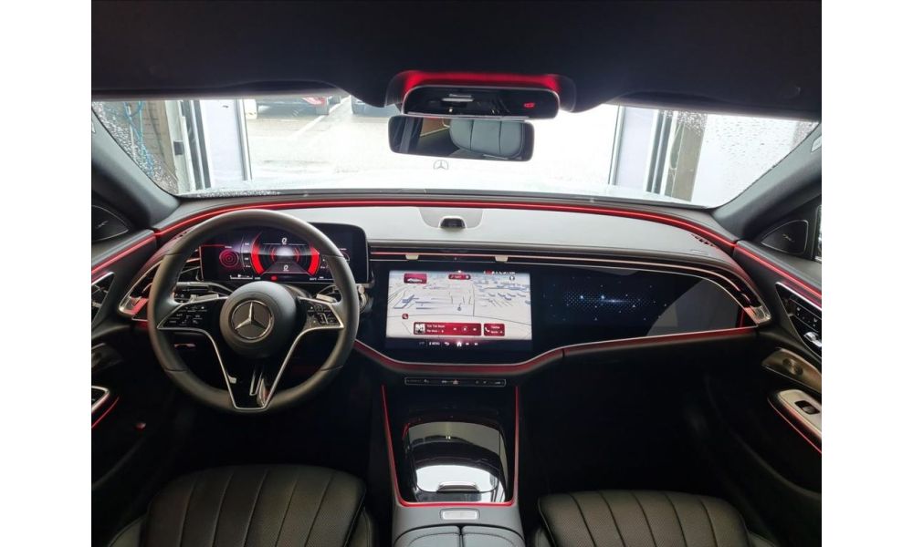 606111