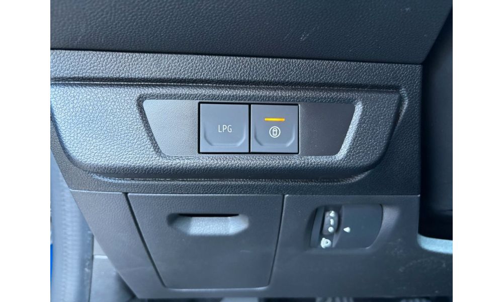 653425
