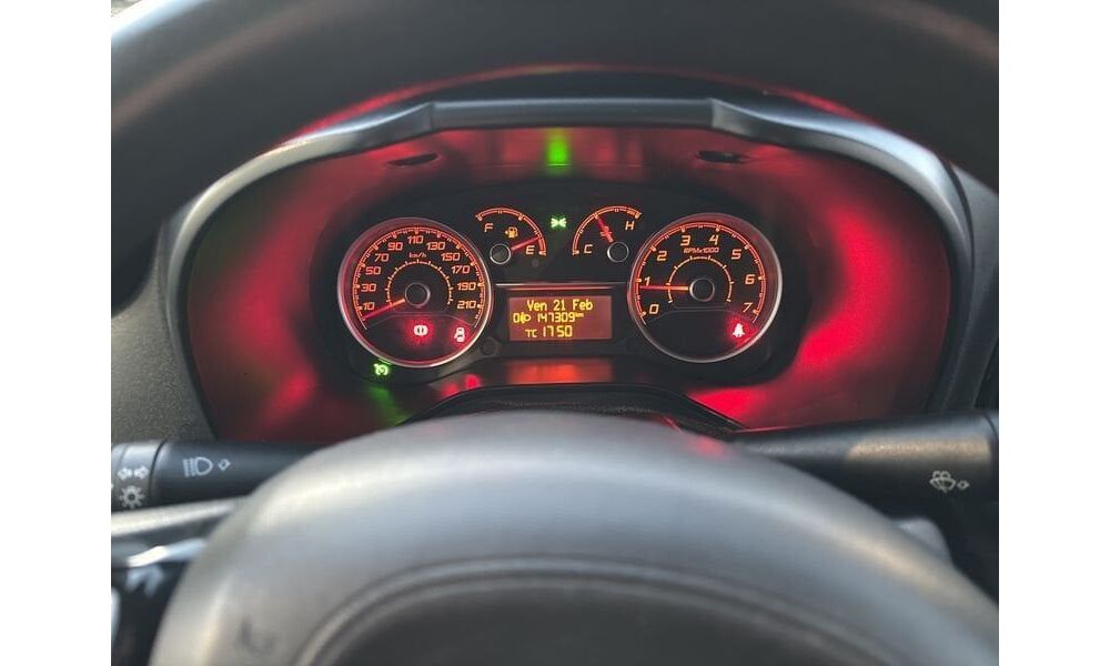 932876