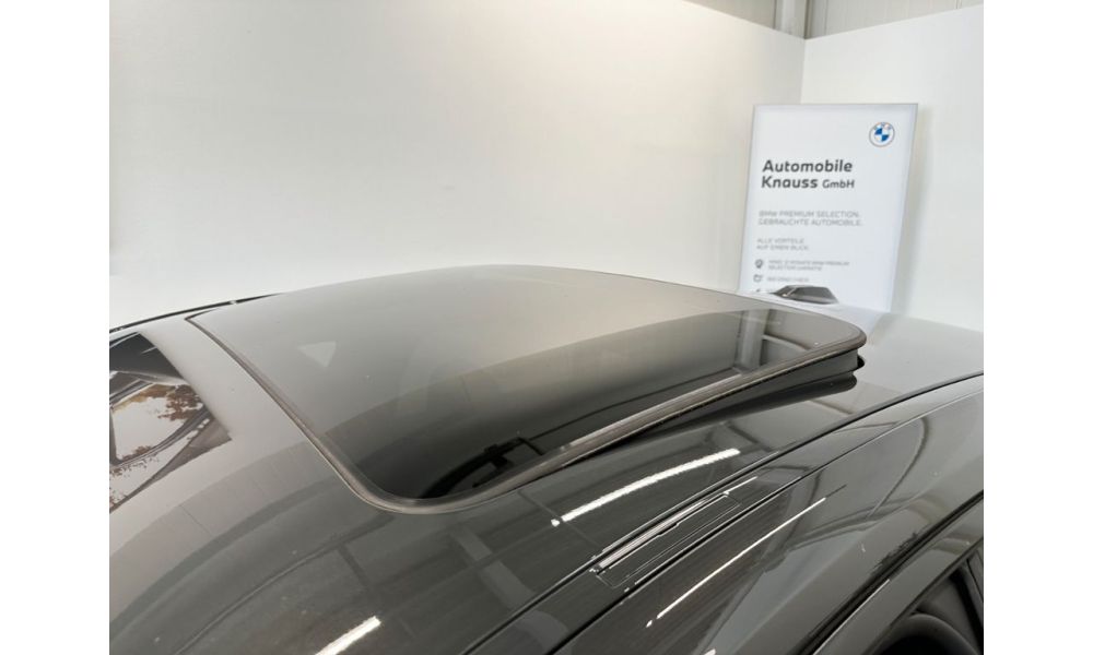963778
