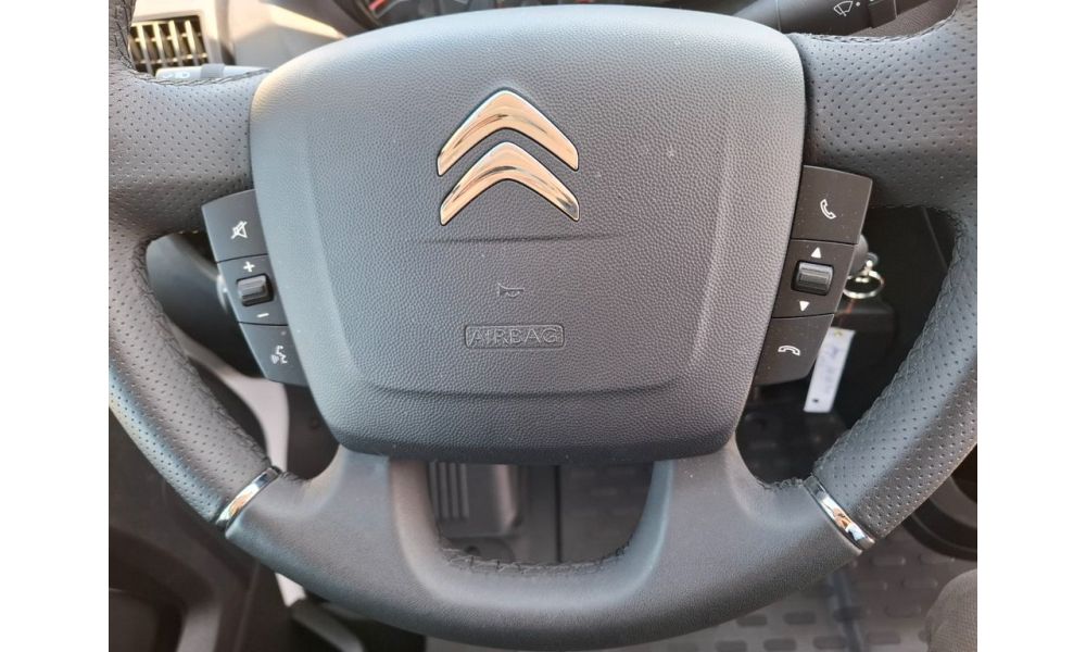 527817