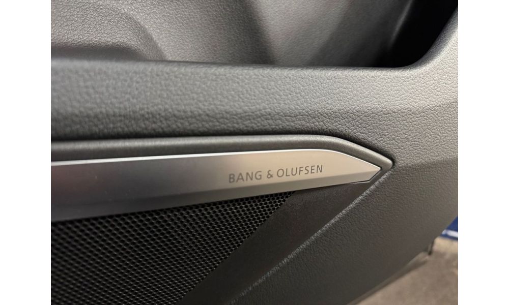 700195
