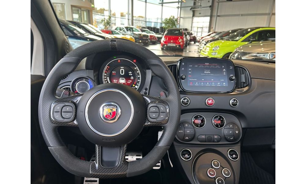 892952