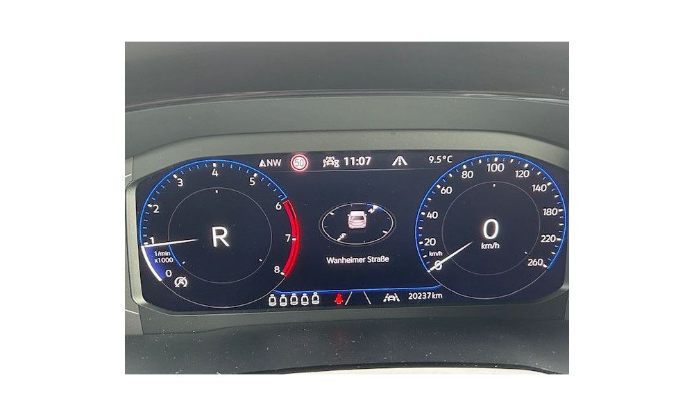 122366