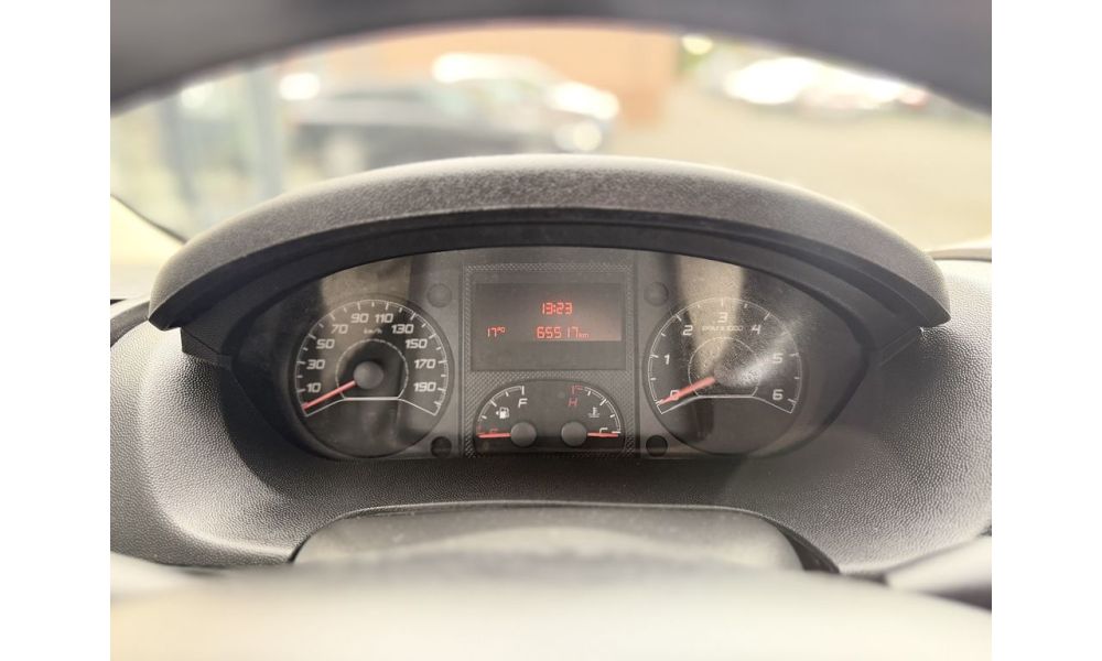 808749