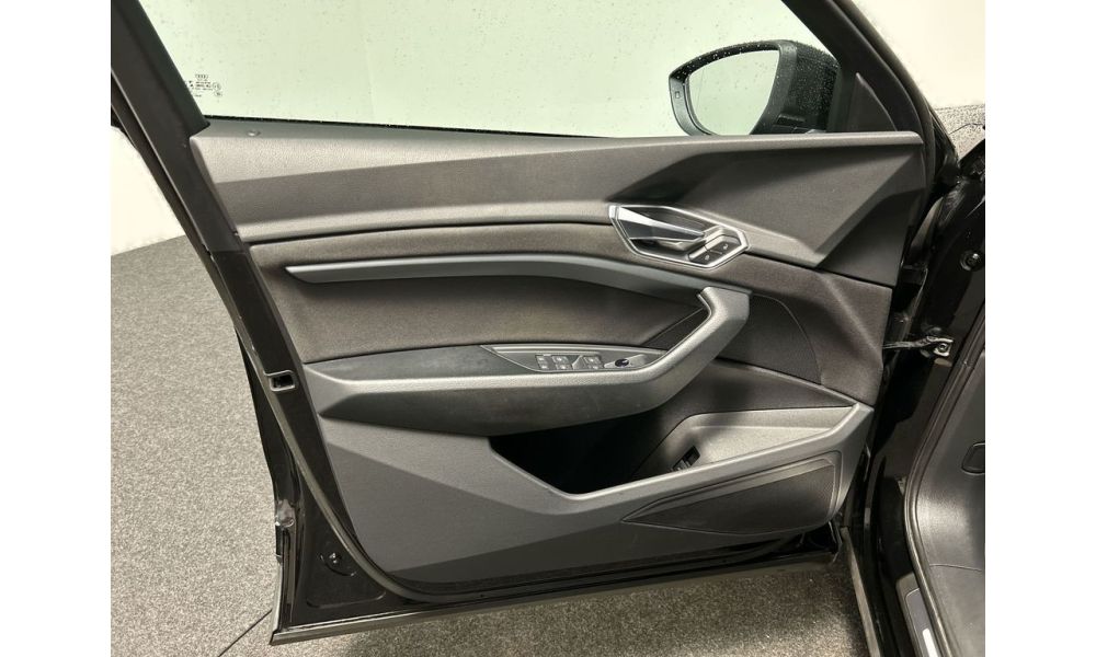 996983