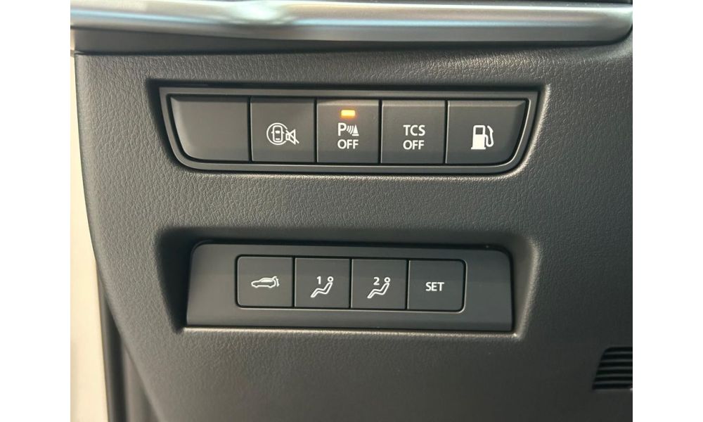 838571