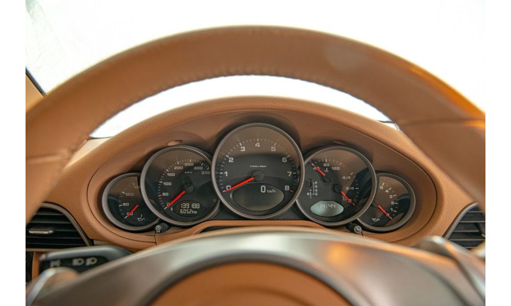 907534