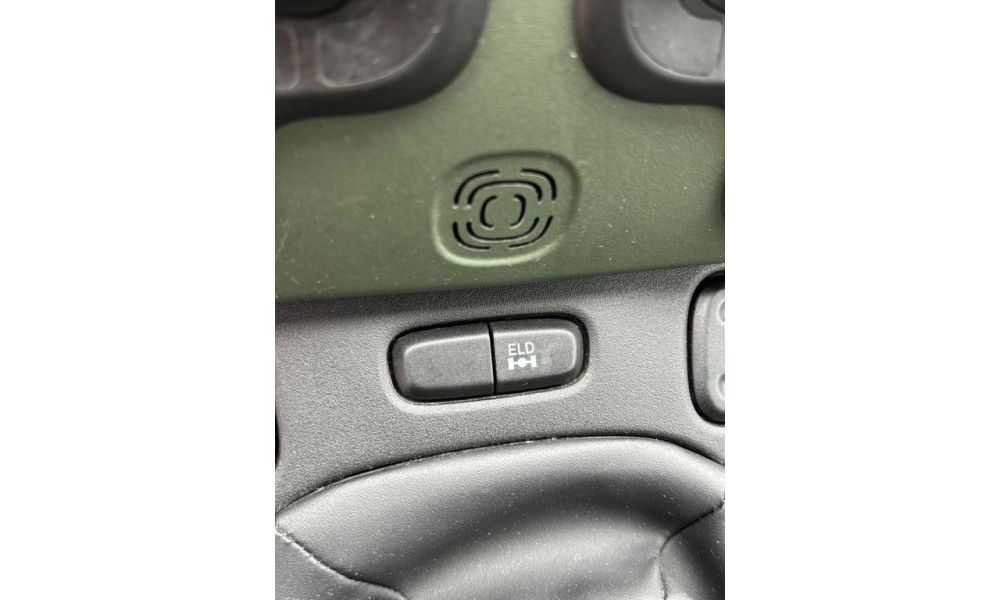 637319