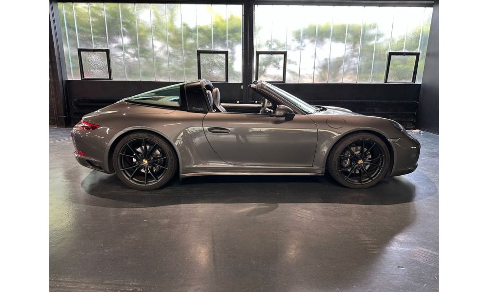 356070