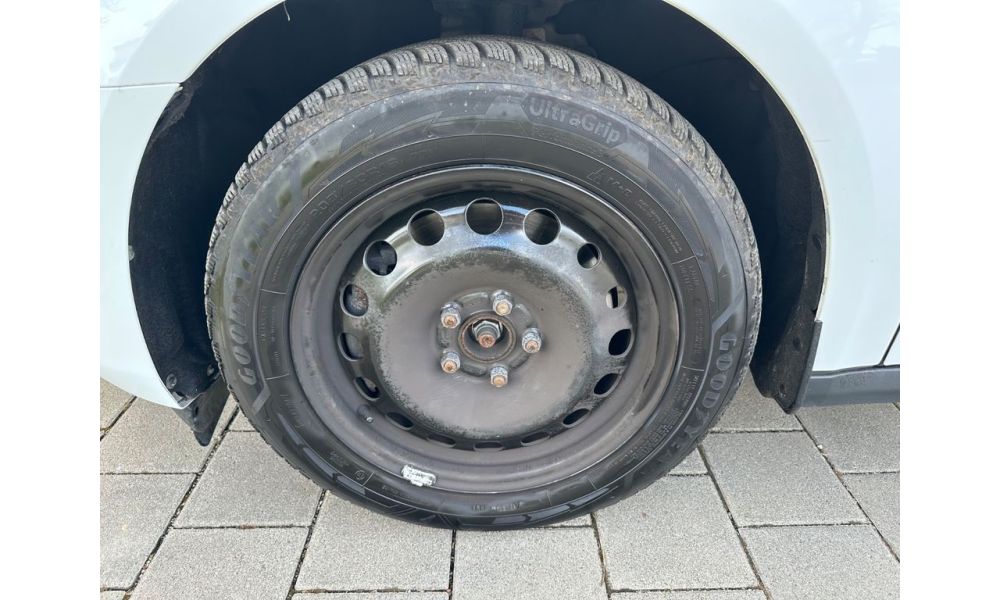 738377