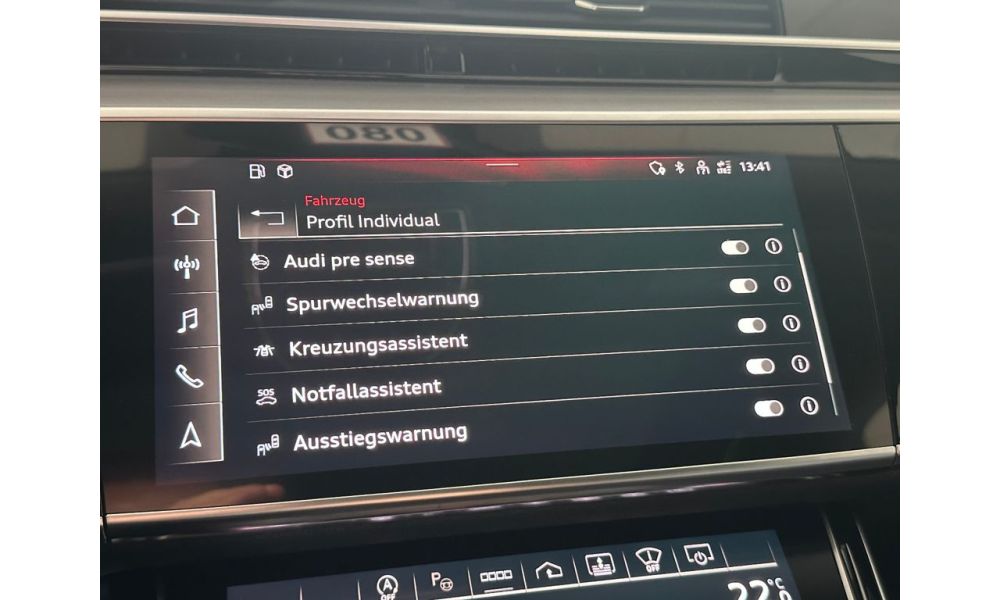 699568