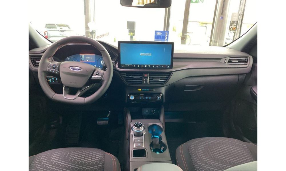 915440
