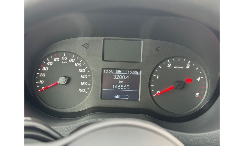 888702