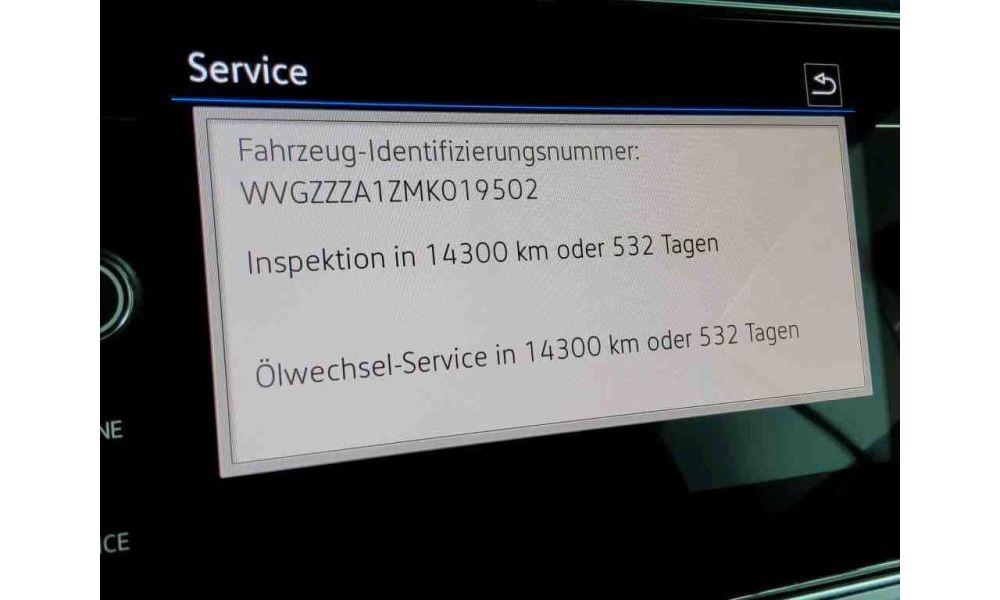 272600