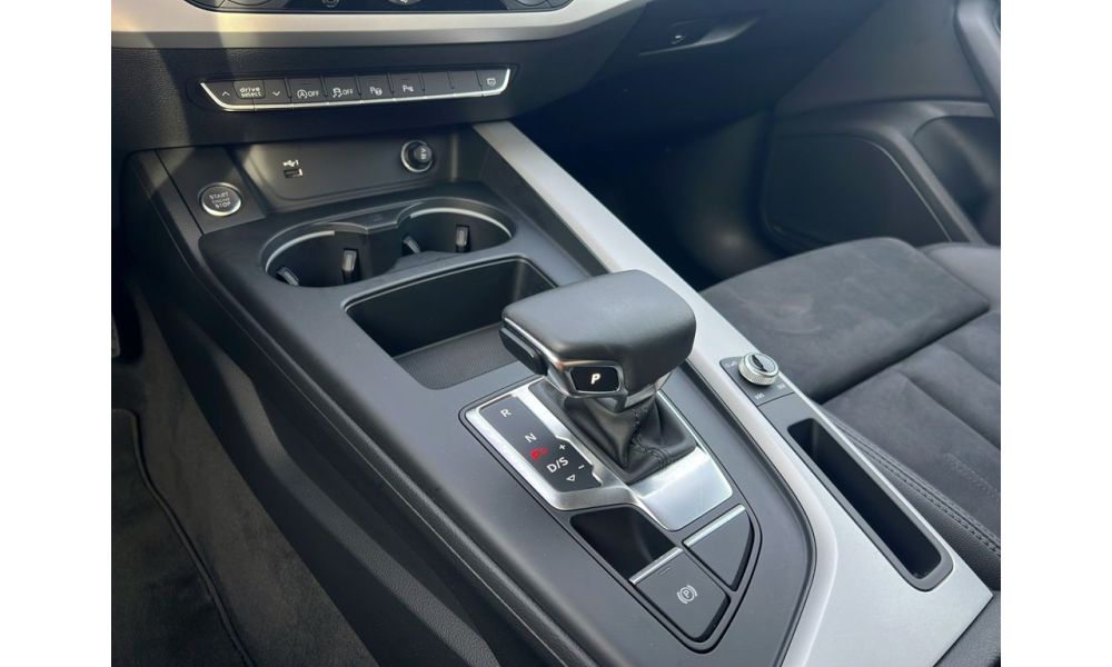 888905