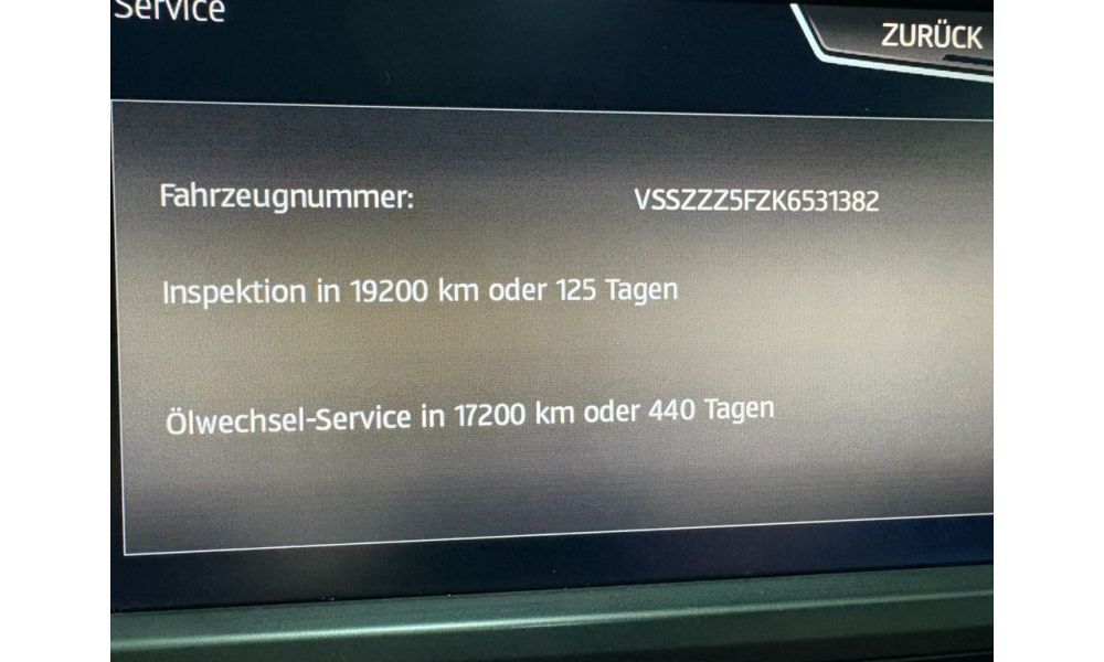 371576