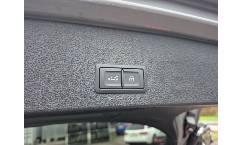 880766
