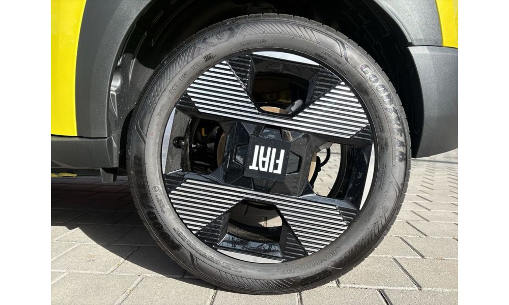 115864