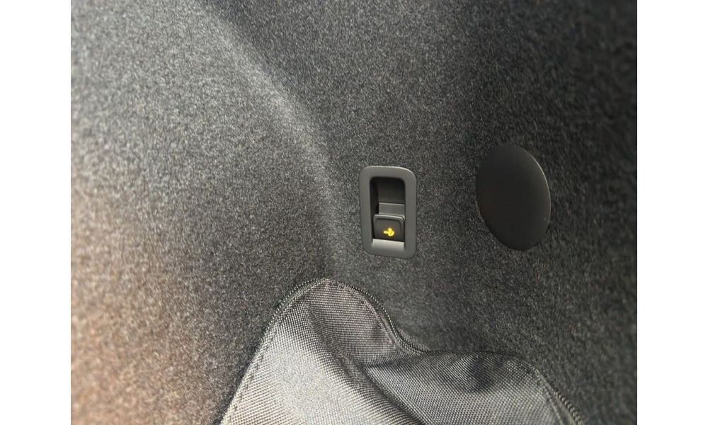 651871