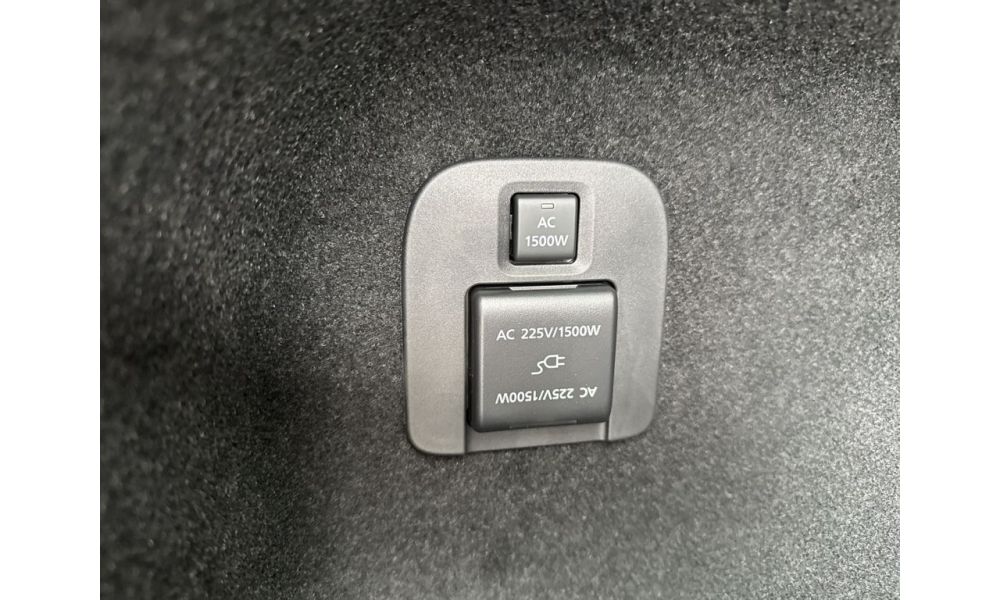 974300