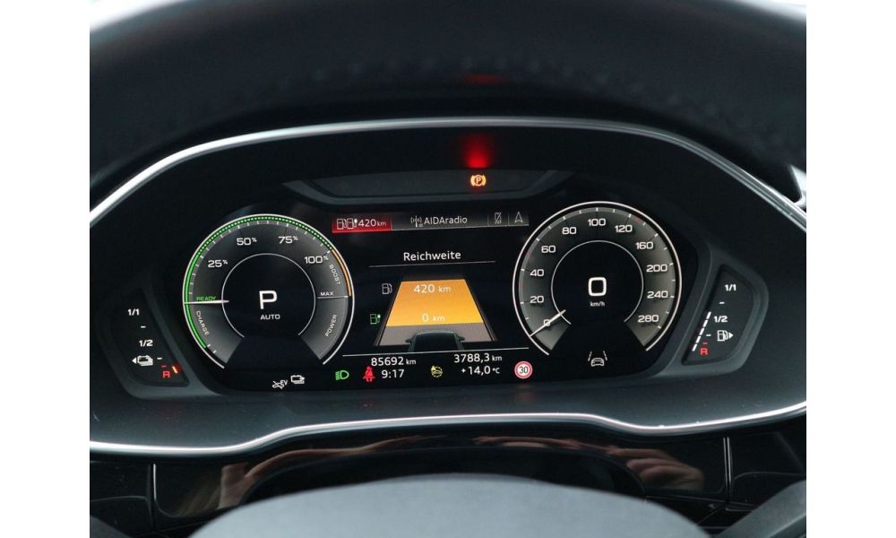 821135