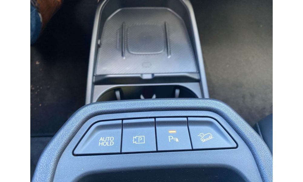 521077