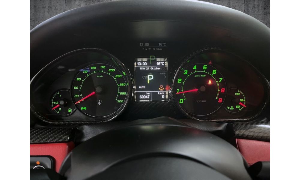 352285