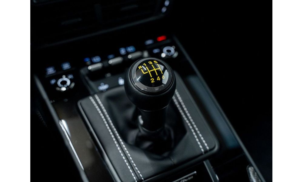 748343