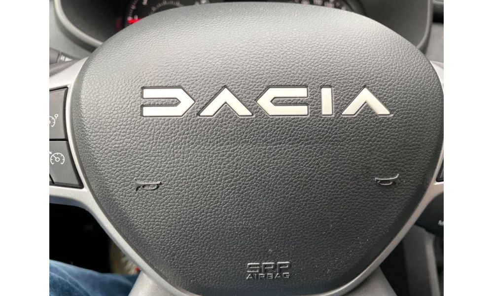 843132