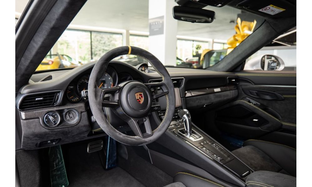 928251