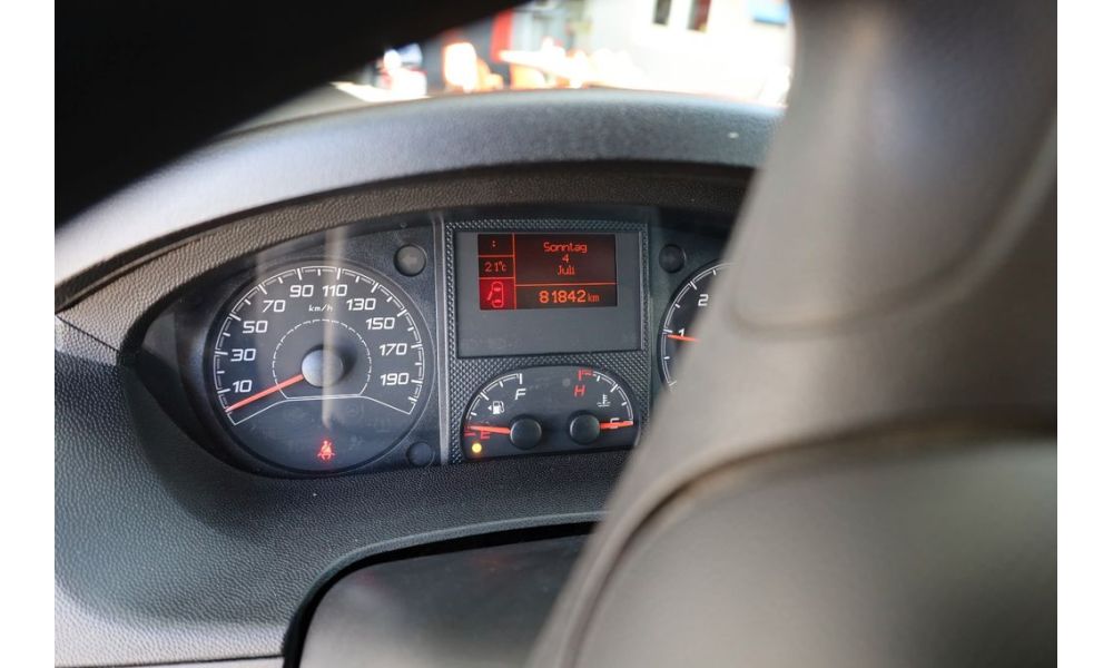 900852