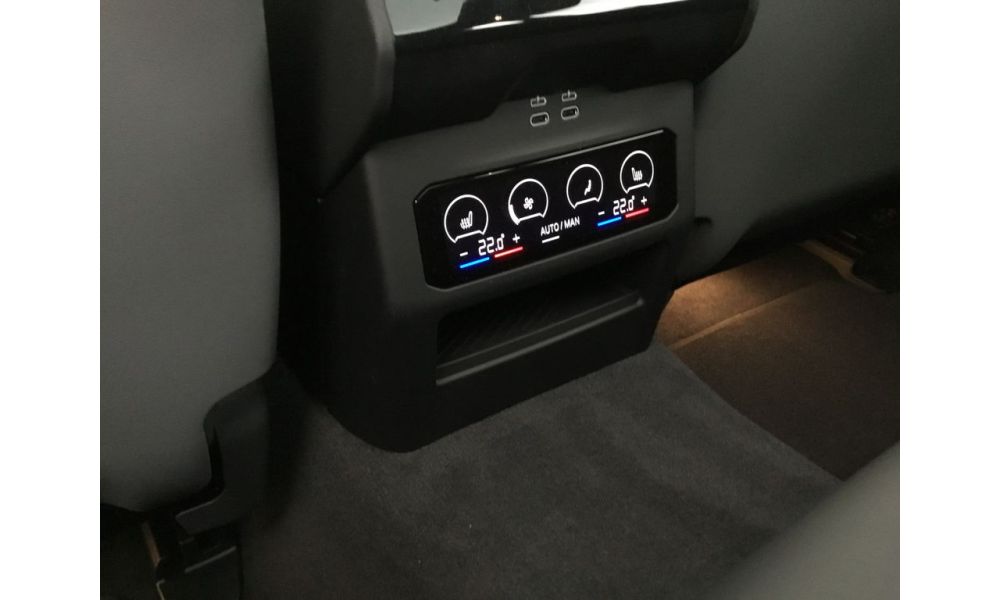 693358